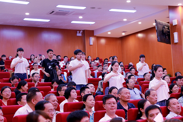 1505373195303035574.jpg s学生唱歌.jpg