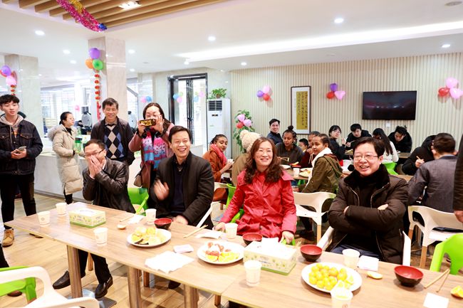 1518231976549069379.jpg 校领导_副本.jpg