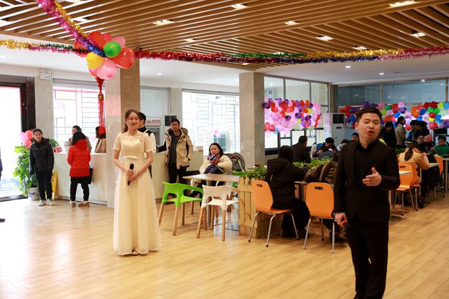 1518232430446027468.jpg 节目师生对唱_副本.jpg