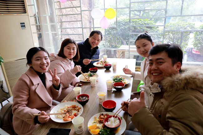 1518232649189082484.jpg 师生合影_副本.jpg