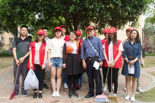 湖南商学院:七十八岁老党员的坚守 湖南商学院:七十八岁老党员的坚守